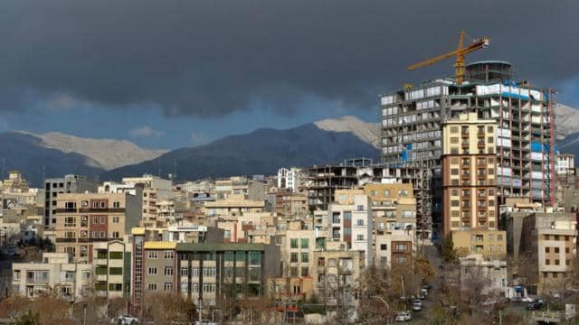 کشتی به گل نشسته بازار مسکن