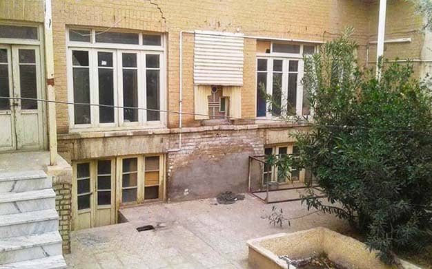 صاحب خانگی با خانه های کلنگی