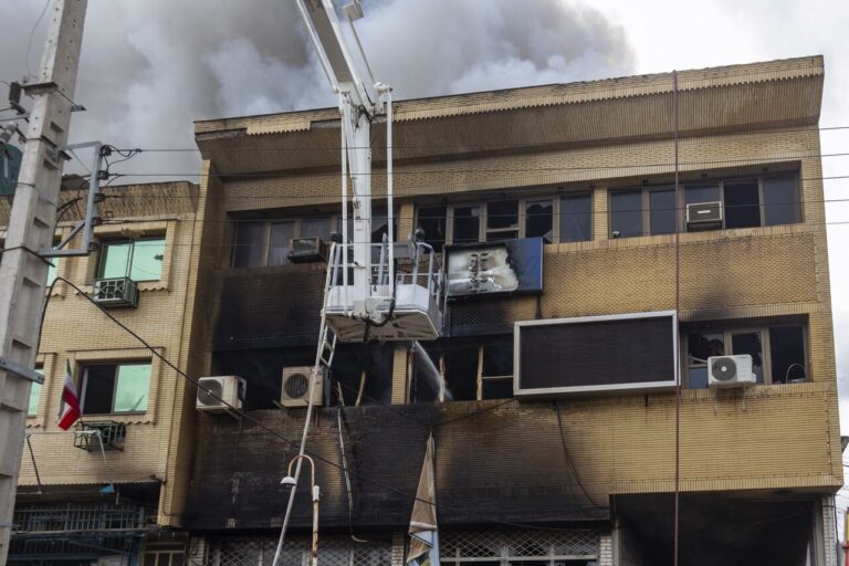 اجبار در رعایت مقررات مرتبط با آتش در ساختمان ها