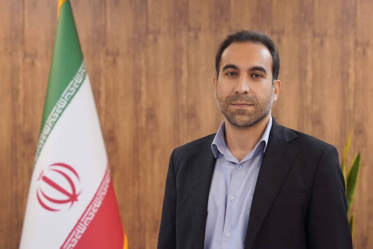 معارفه مسئولان واحدهای پیگیری و رفع تخلفات ساختمانی در مناطق ۱۱گانه شیراز