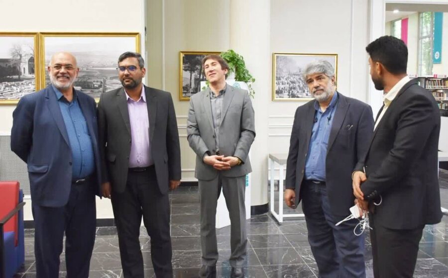 کتابخانه شهید دستغیب