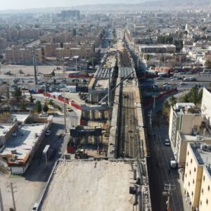اجرای عملیات بتن‌ ریزی در عرشه تقاطع غیر همسطح قائم-رحمت-احمدی
