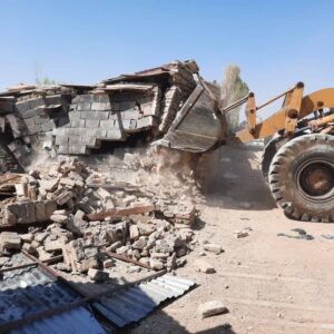 تخریب ساخت‌وساز‌های غیرقانونی در اراضی کشاورزی شیراز