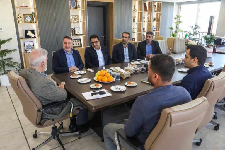 شیراز و اردکان مستعد گسترش گردشگری و رونق اقتصادی